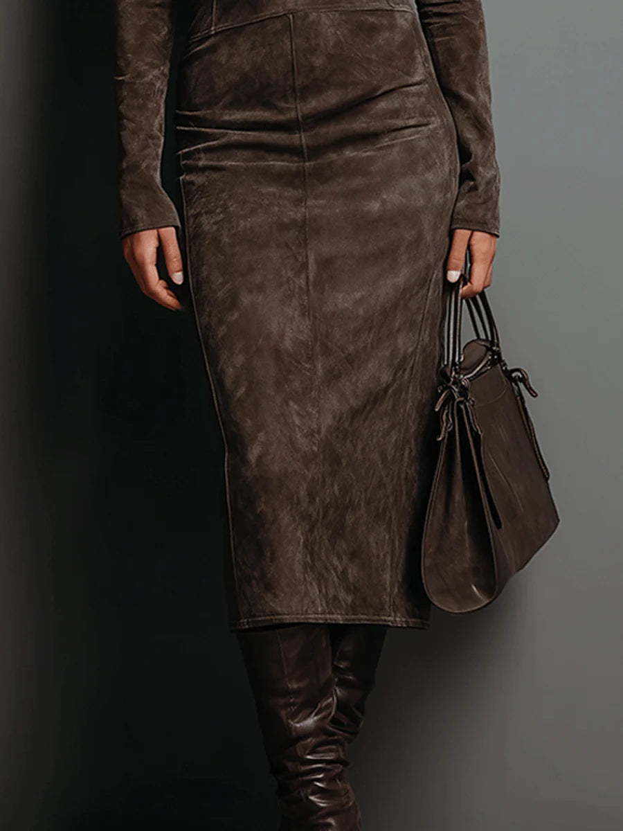Lorena | Vestido midi de antelina con cuello alto