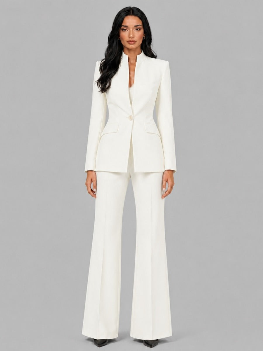 Faustina | Conjunto de dos piezas con blazer de cuello mao y pantalón de campana