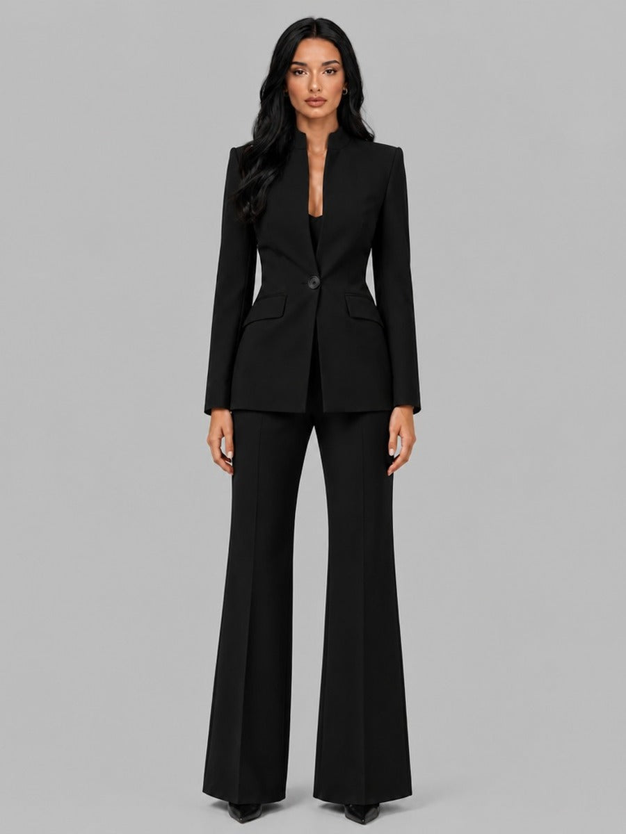 Faustina | Conjunto de dos piezas con blazer de cuello mao y pantalón de campana