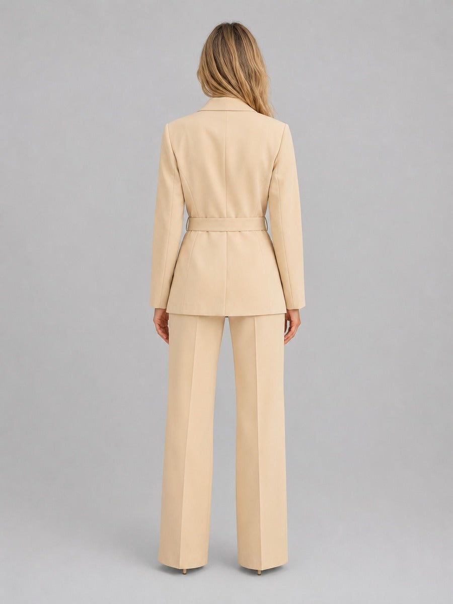 Genziana | Conjunto de dos piezas con blazer de cuello esmoquin y cinturón