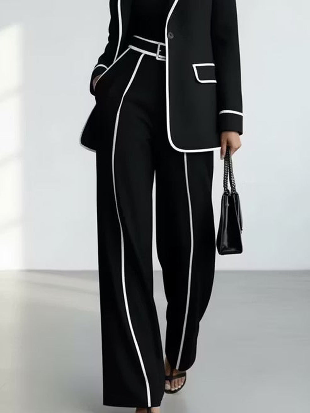 Clementina | Conjunto de blazer y pantalón con ribetes a contraste, negro